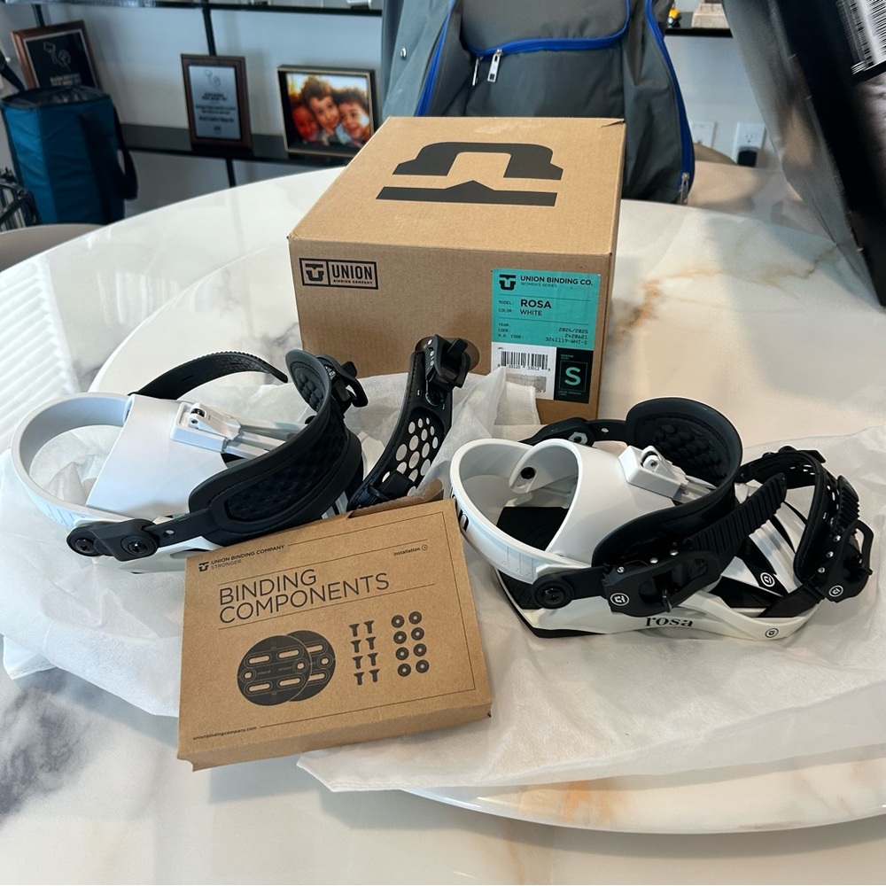 Union Rosa Women's Snowboard Bindings - Black and White